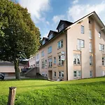 Zur Linde Hotel 3*