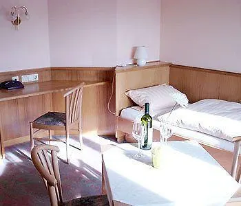 Zur Linde Hotel 3*